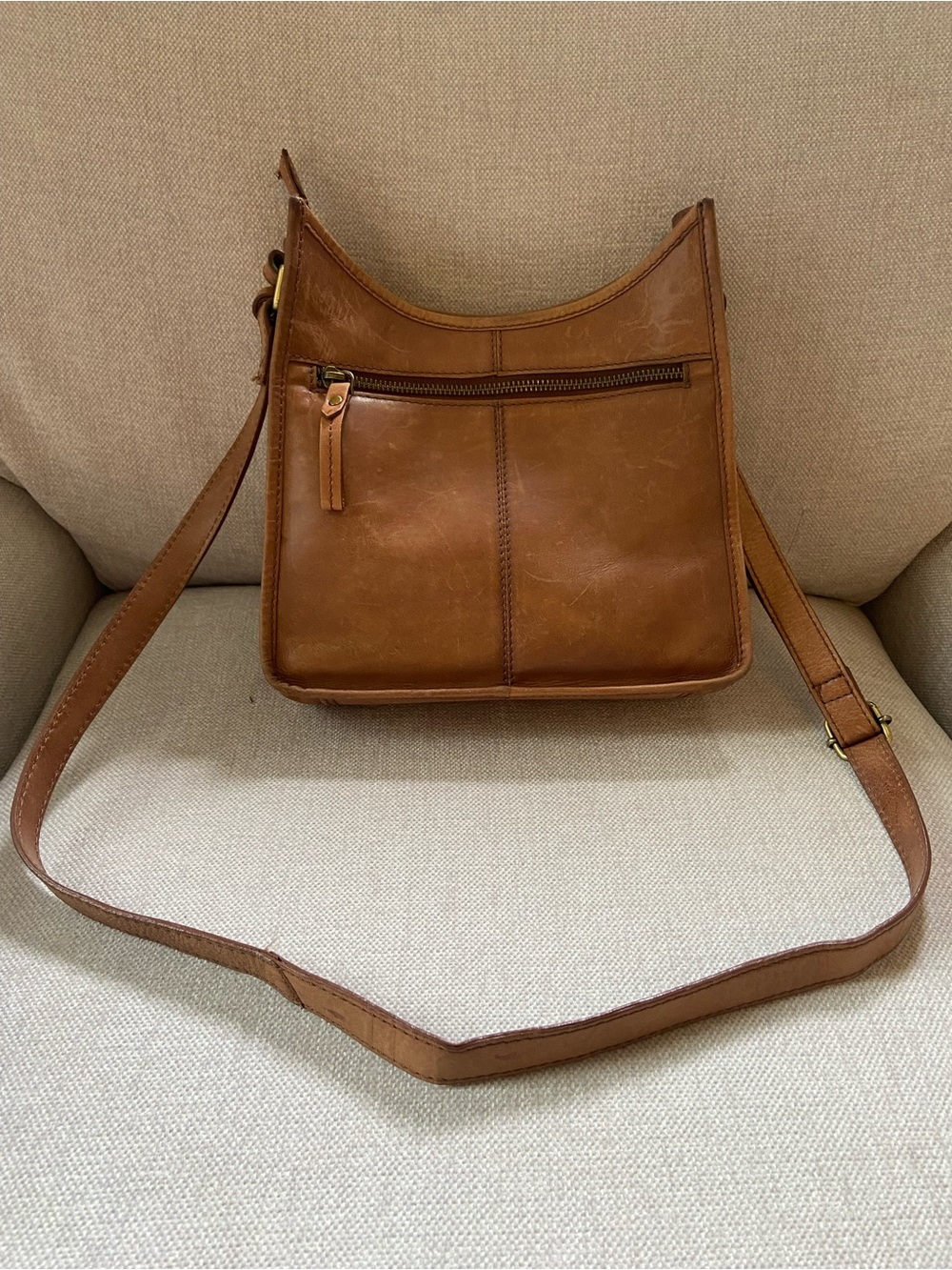 BORN Tan Leather Crossbody Distressed Hobo Bag - Picture 4 of 14
